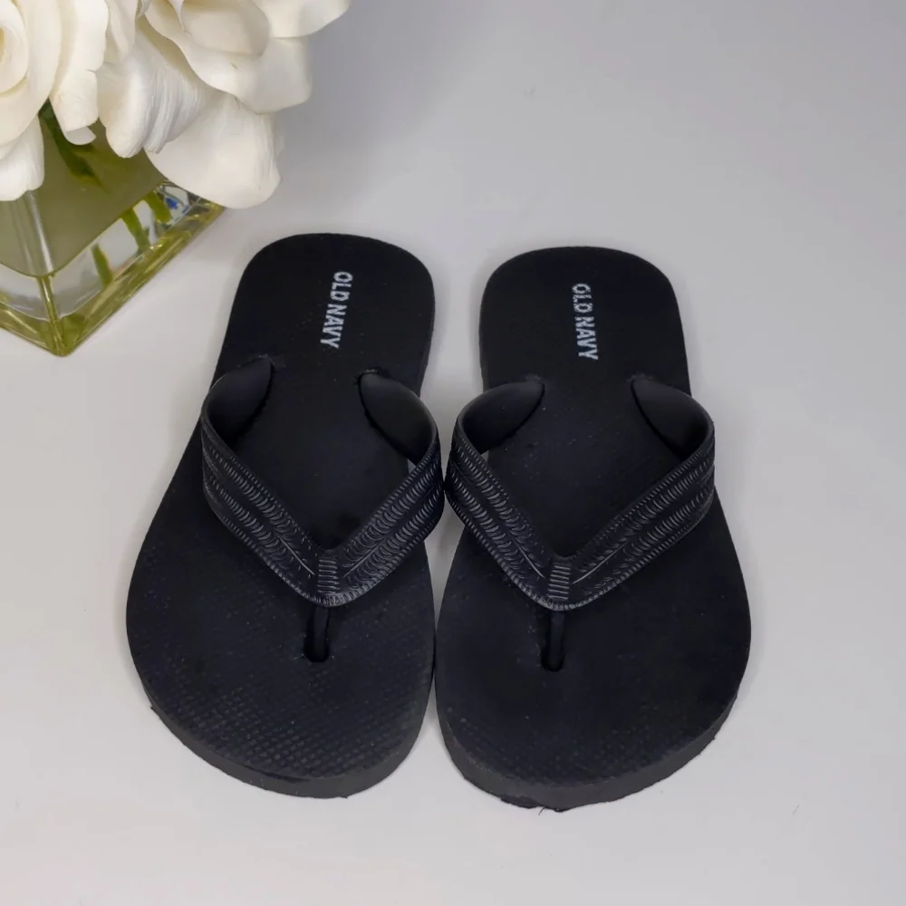 Old Navy Kids Sandals Flip Flops Black Size 12-13
